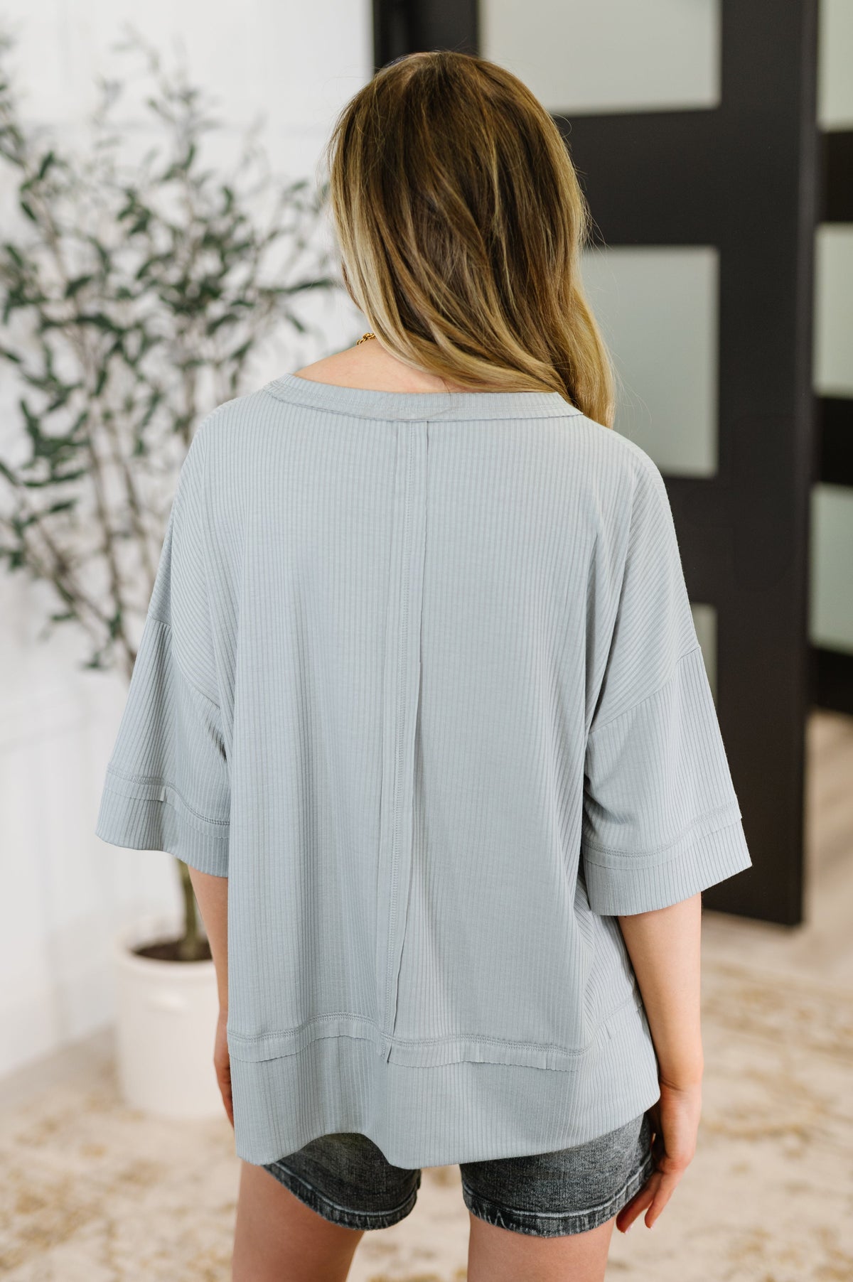 Stay On Top Relaxed Tee in Light Grey